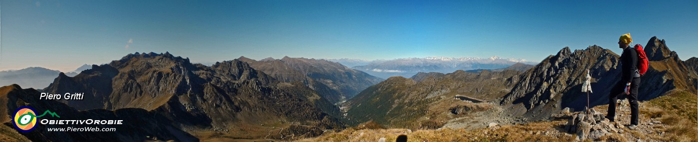 23 Dal Monte di Sopra vista a nord con Alpi Orobie e Retiche.jpg